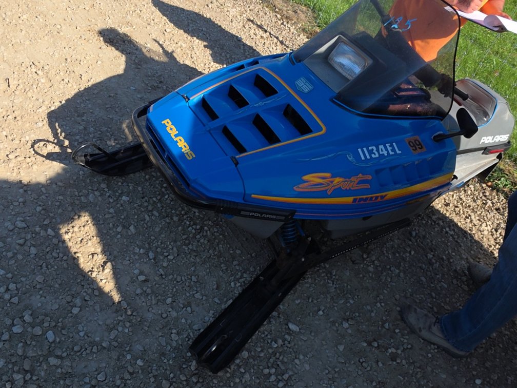 POLARIS INDY SPORT SNOWMOBILE- NO REGISTRATION