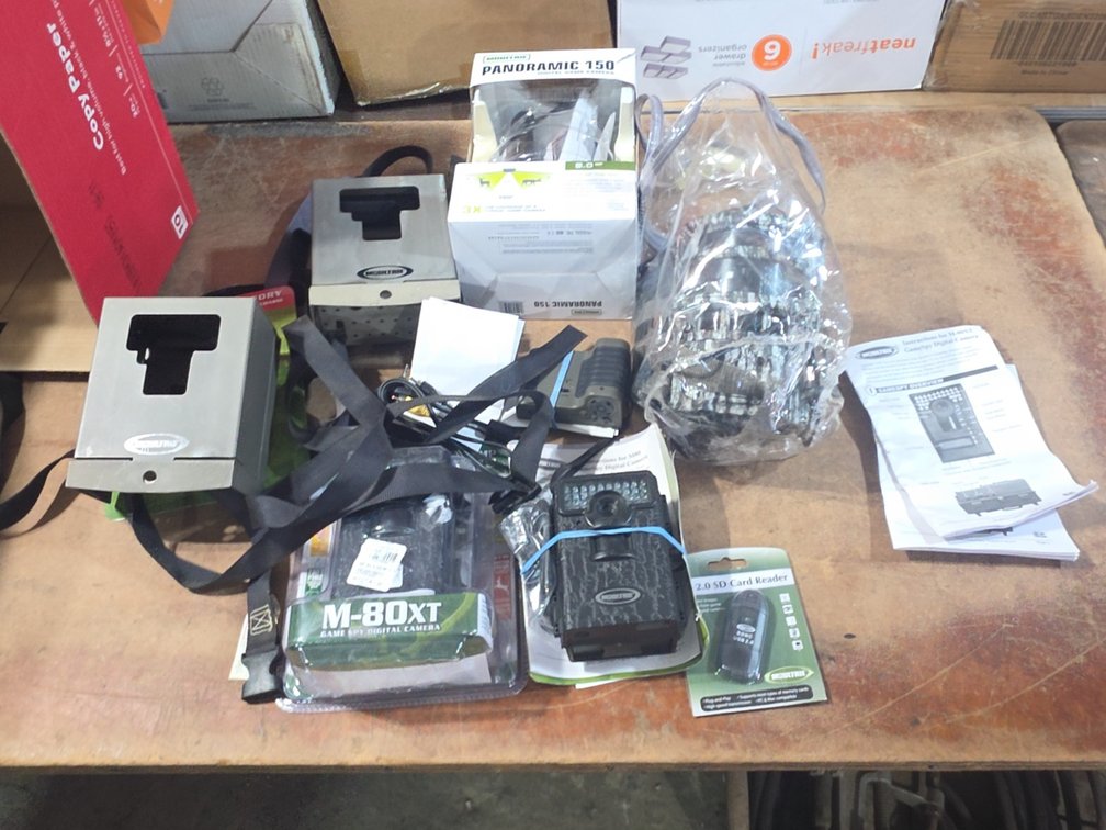 FLAT OF ASSORTED GAME CAMS