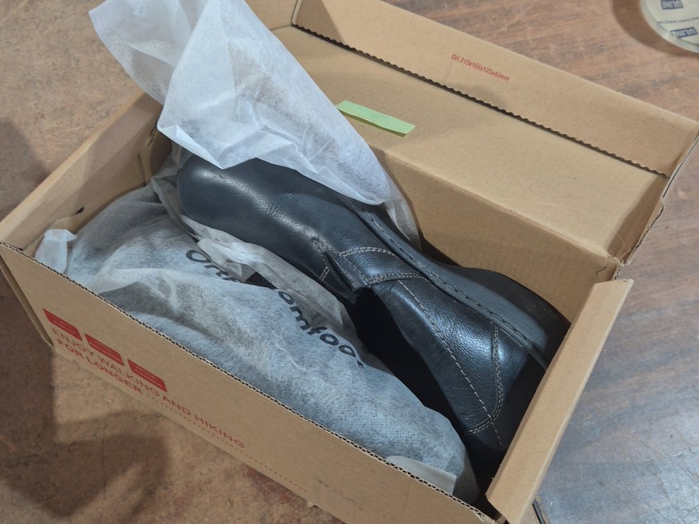 SIZE 9.5 SHOES