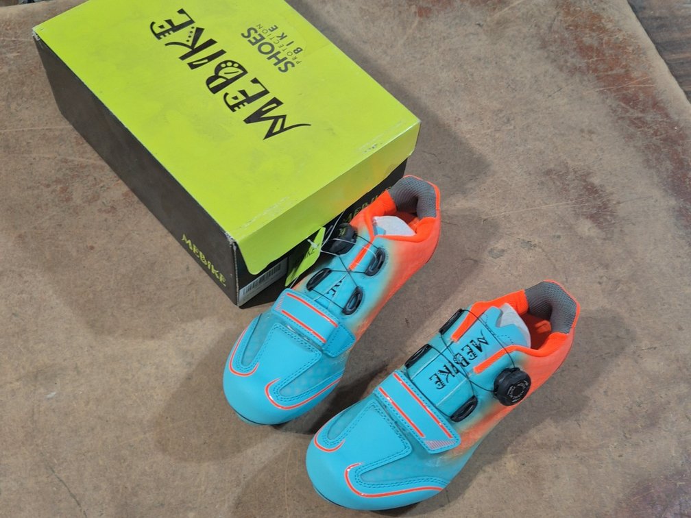 NEW SIZE 6.5 MEBIKE SHOES