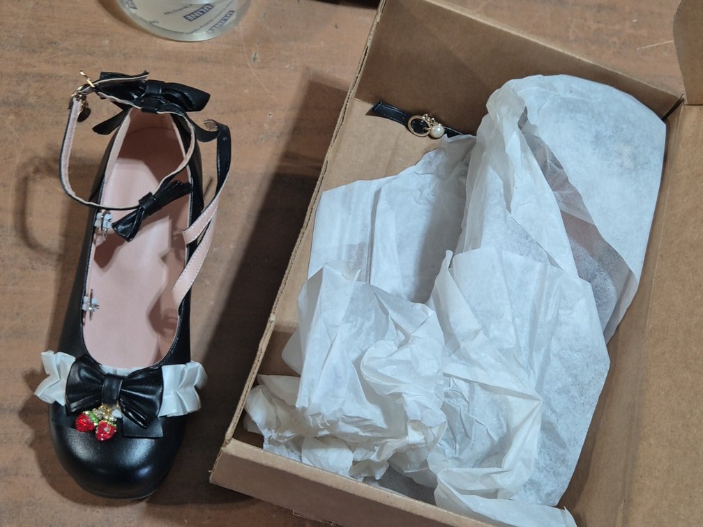 NEW SIZE 40 SHOES