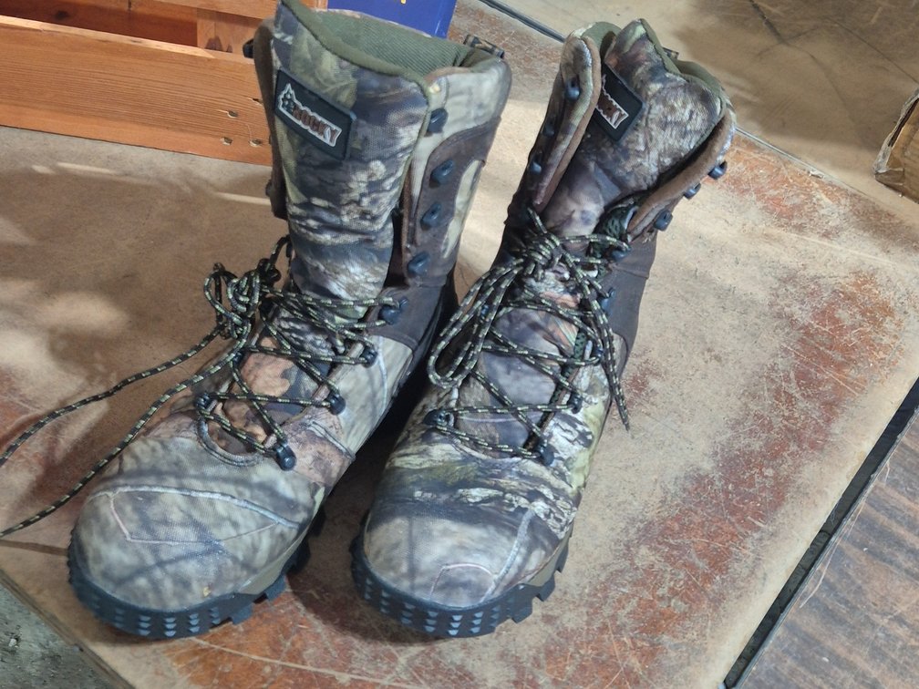 NEW SIZE M10 BOOTS