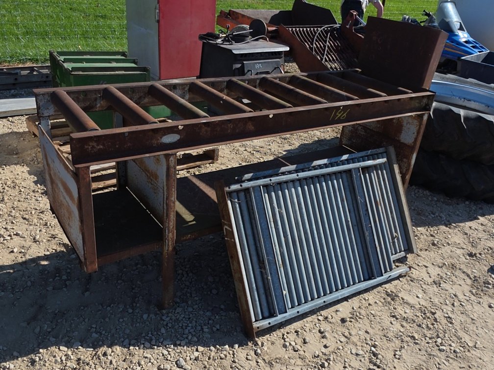 ROLLER STAND W/ 2 EXTRA ROLLERS