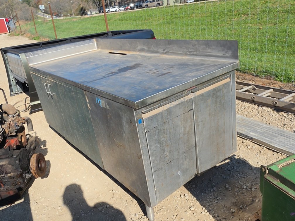 STAINLESS STEEL 3'X8' COUNTER/CABINET