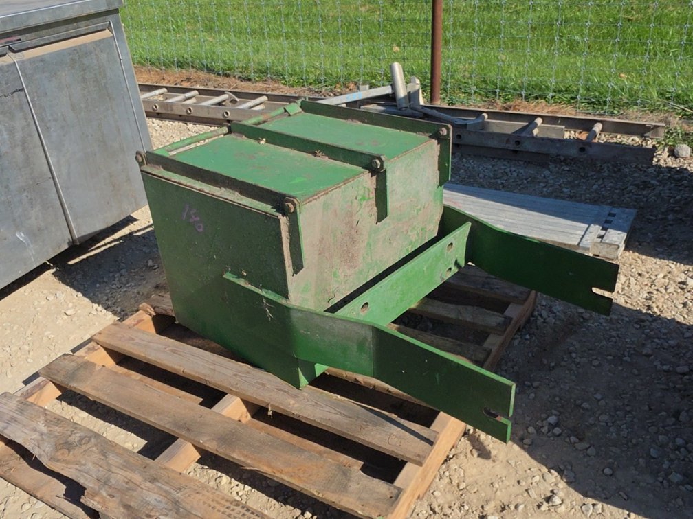 ROCK BOX OFF JOHN DEERE 4430
