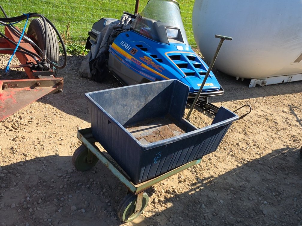 3 WHEEL CART W/ POLY TUB