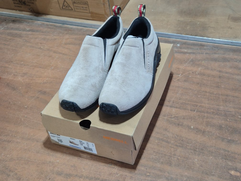 NEW SIZE 10 SHOES