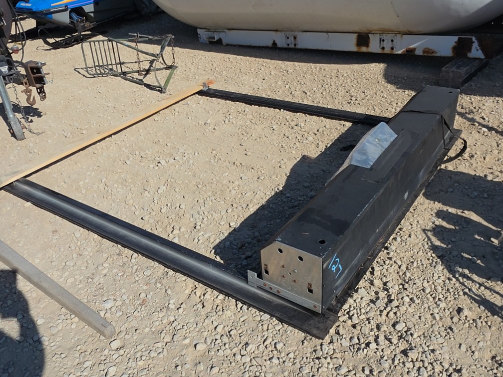 ROLL UP TONNEAU COVER OFF 2008  6-1/2' FORD PICK-UP BOX W/ BRACKETS