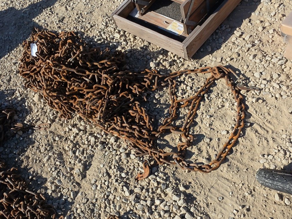 PAIR 27"X139" TIRE CHAINS
