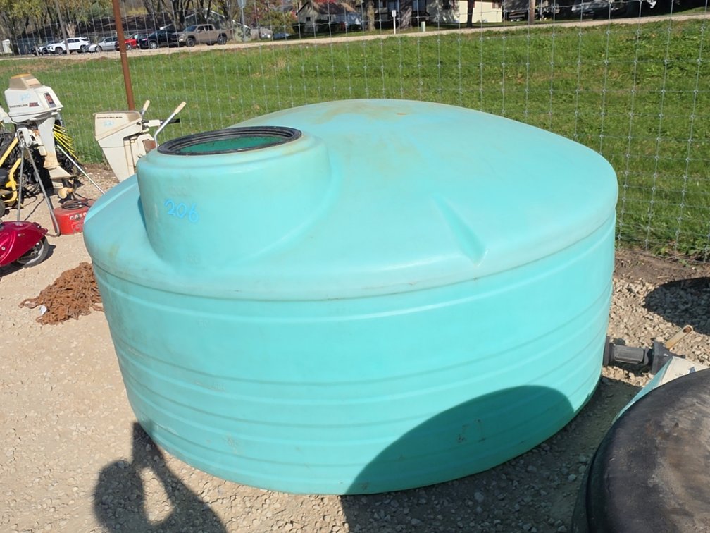 1000 GALLON POLY TANK - NO LID