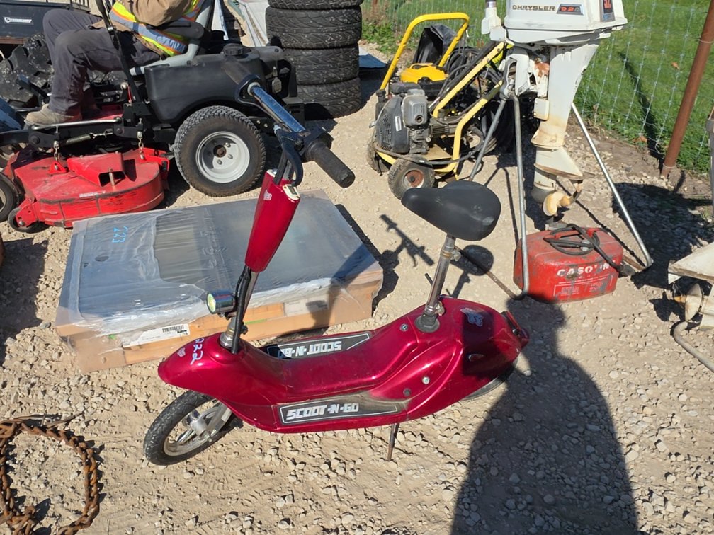 ELECTRIC SCOOTER - CHARGER & KEY IN BASEMENT