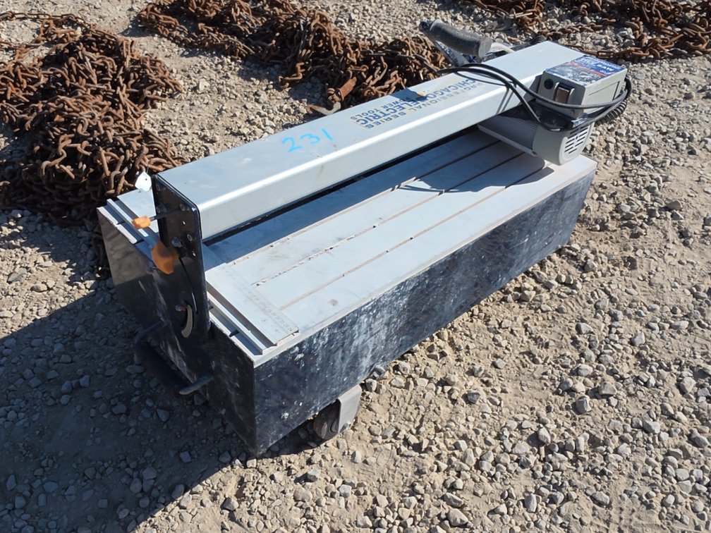 CHICAGO ELECTRIC 7" BRIDGE TILE SAW W/ STAND