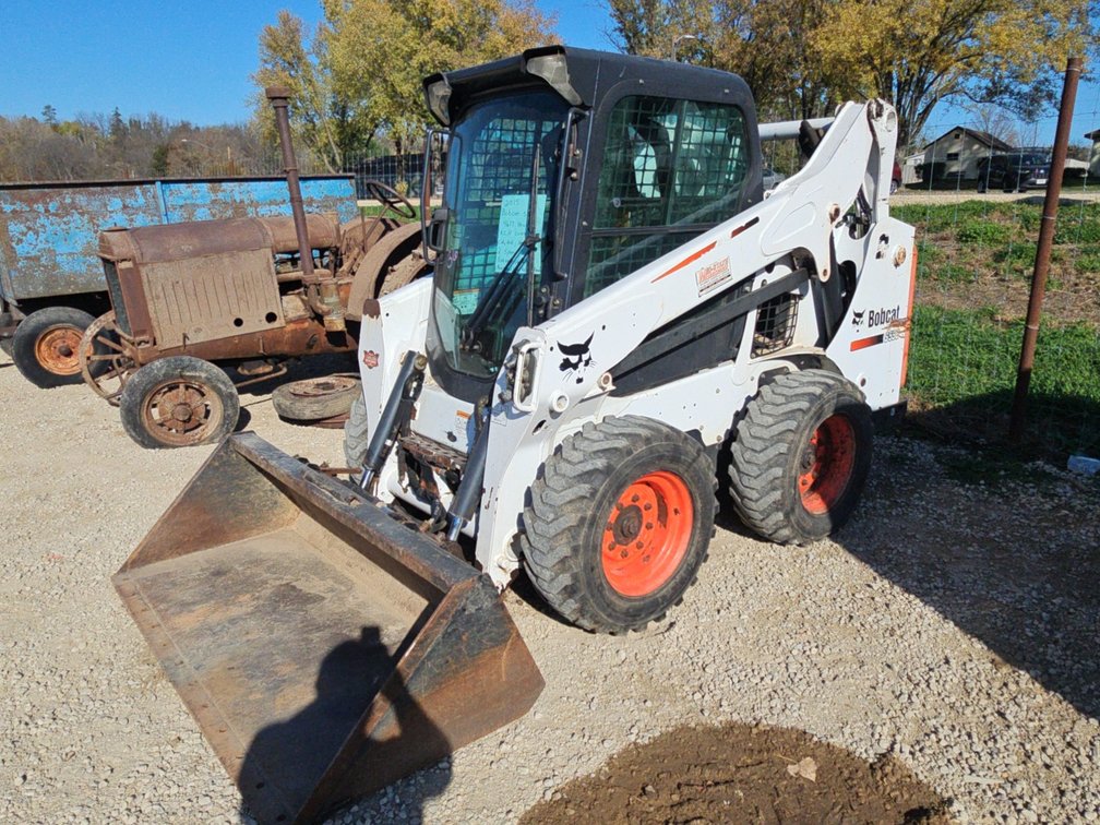 2015 BOBCAT S590 SKIDLOADER W/6' BUCKET