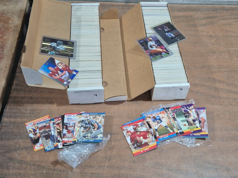 ASST SPORTS CARDS, APPX 650