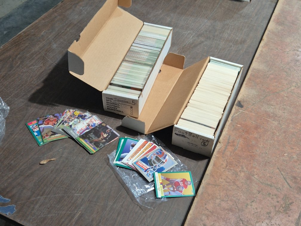 ASST SPORTS CARDS, APPX 575
