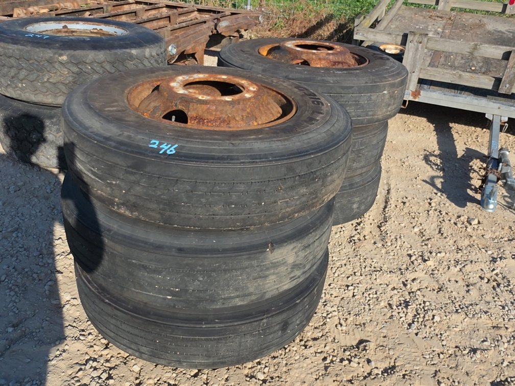 (6) 11R22.5 SEMI AND TRAILER TIRES ON 10 BOLT RIMS
