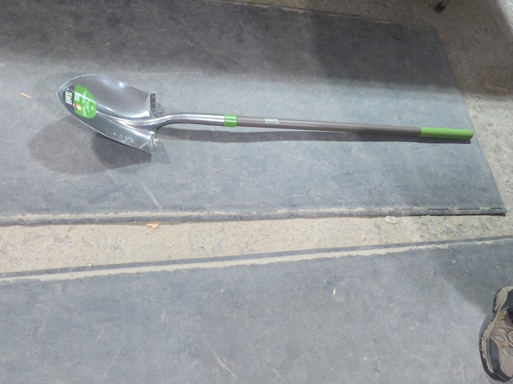 NEW AMES STEEL SPADE SHOVEL