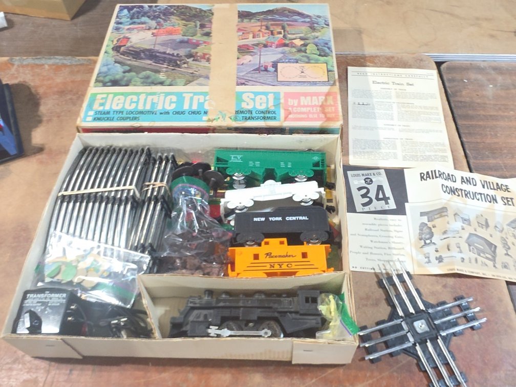VINTAGE MARX TOYS ELECTRIC TRAIN SET