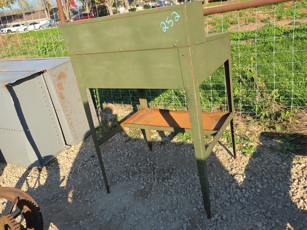WAREHOUSE SHOP DESK/CABINET