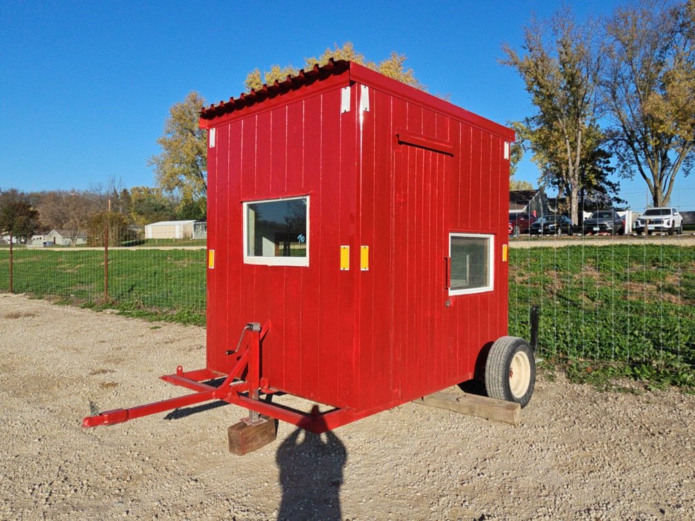 8'X6' INSULATED FISH HOUSE - NO TITLE OR REGISTARTION