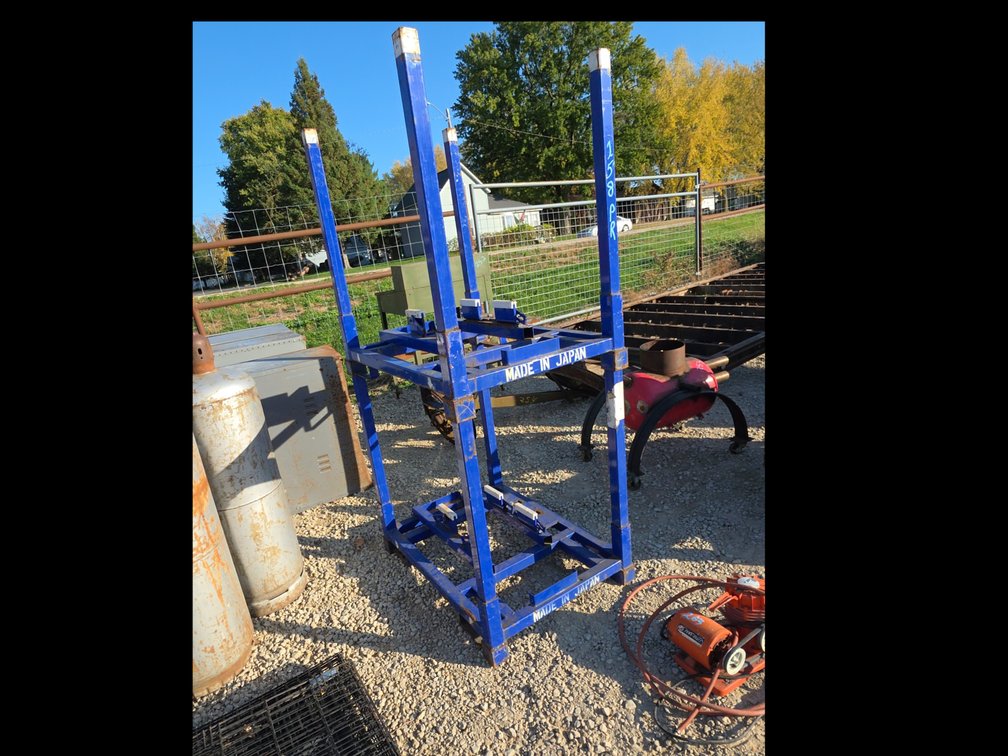 PAIR OF ENGINE MOUNTS