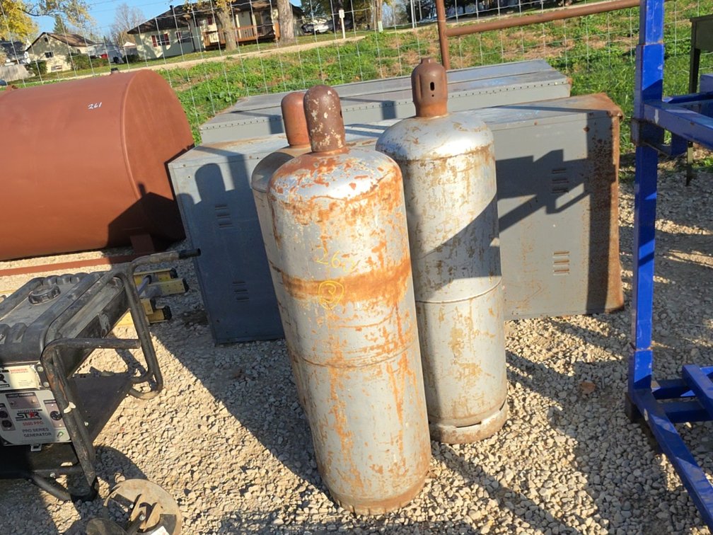 (3) 100LB LP TANKS