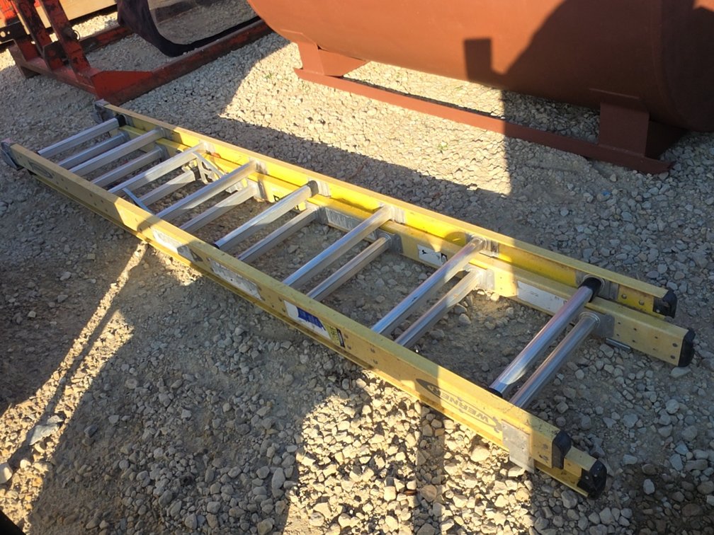 16’ WERNER EXTENSION LADDER