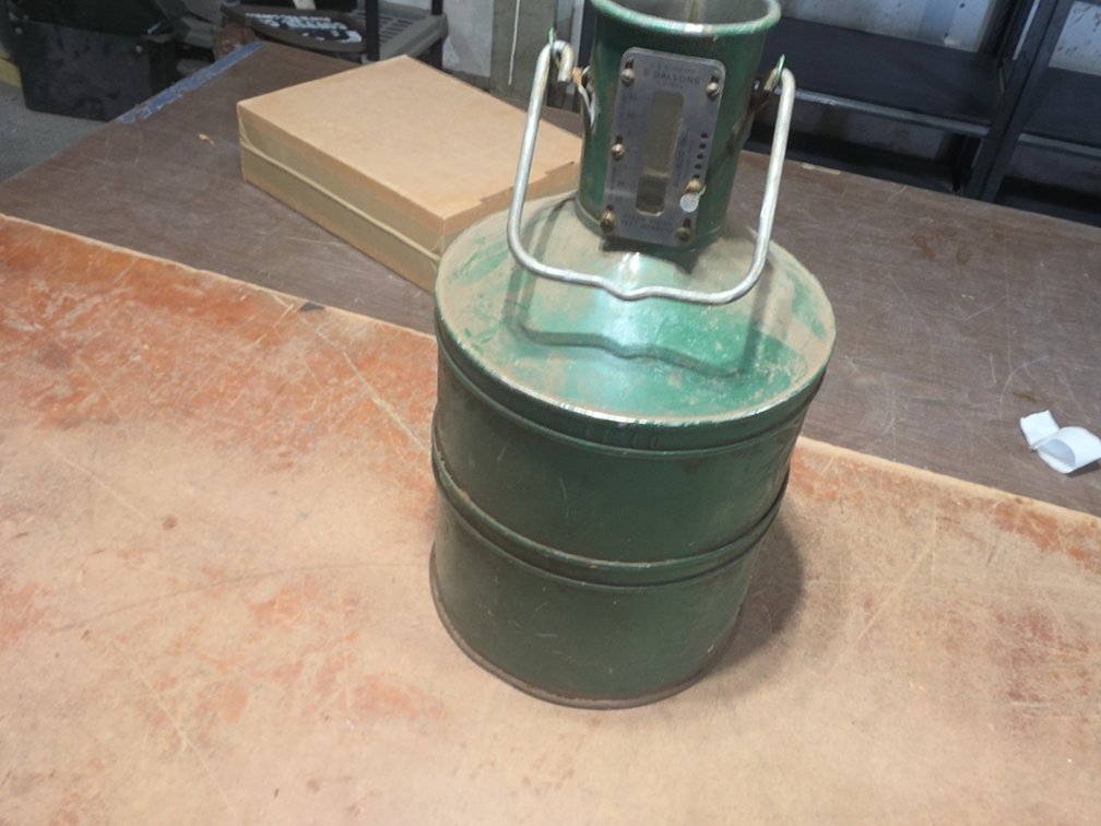 ELLISCO OIL TANK CAN
