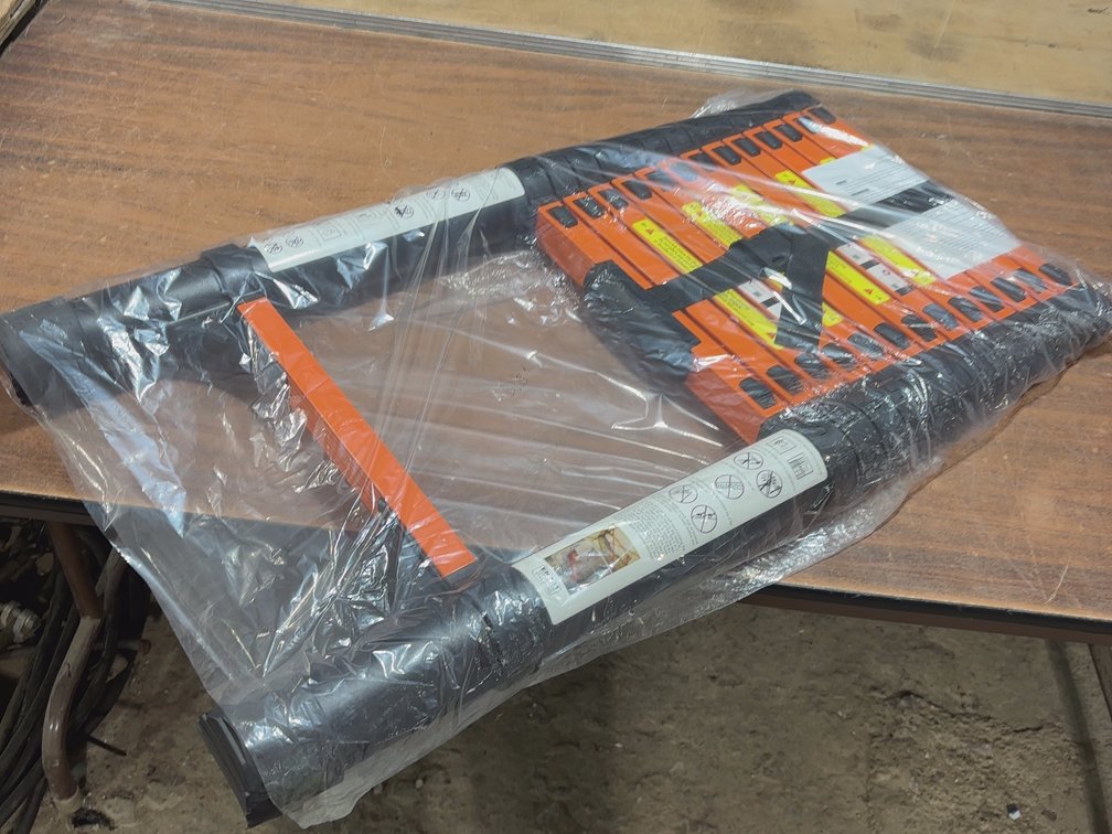 NEW 13.5’ TELESCOPIC ALUMINUM LADDER