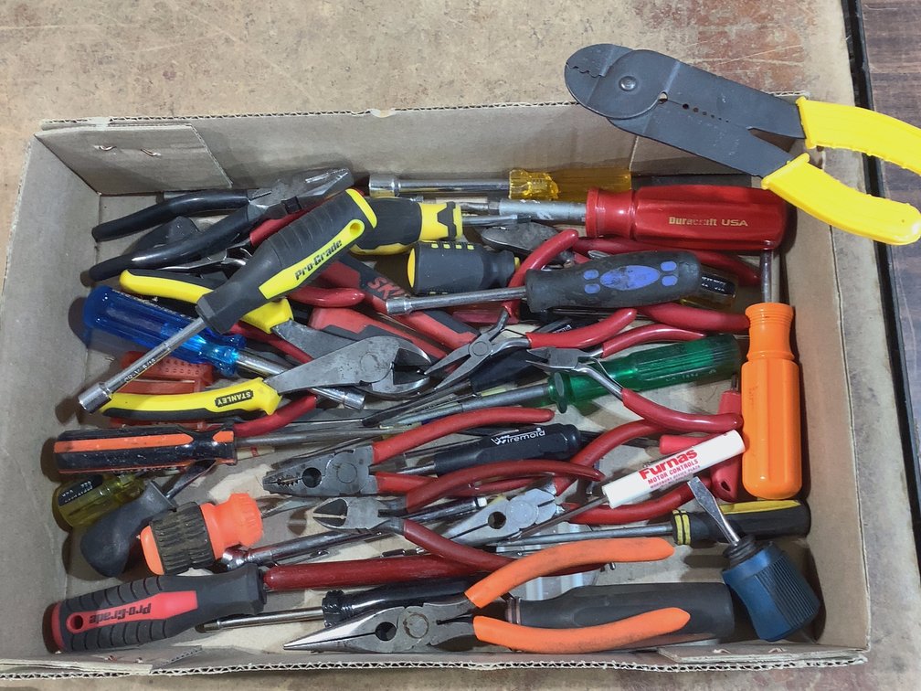 BIG LOT OF VARIOUS HAND TOOLS