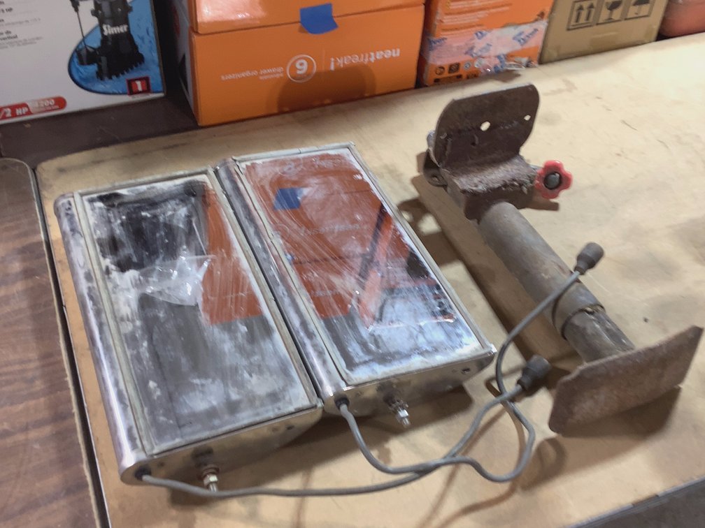 PAIR INTERNATIONAL TRUCK MIRRORS & TRAILER TONGUE JACK