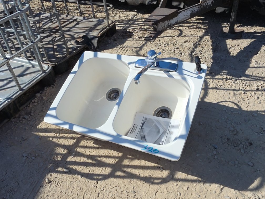 NEW SWANSTONE DOUBLE SINK W/ MOEN SINGLE HANDLE FAUCET