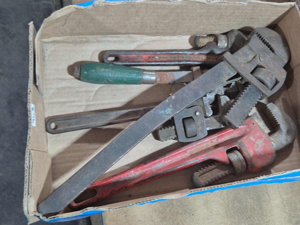 ASSORTED PIPE WRENCHES