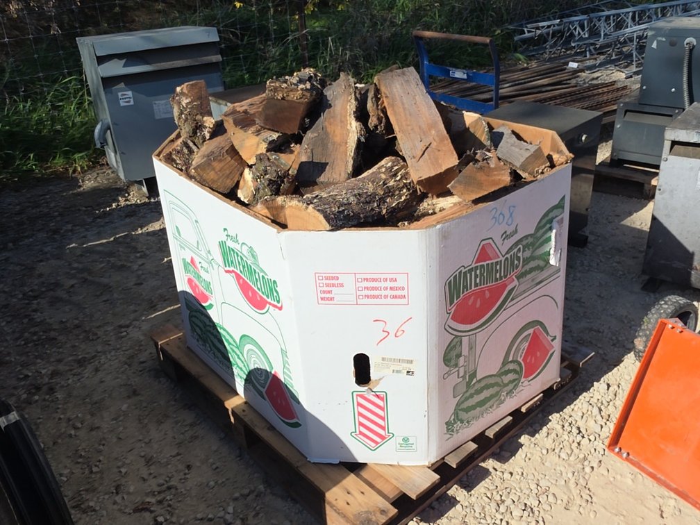 PALLET OF DRIED SPLIT RED OAK - PALLET CAN GO WITH