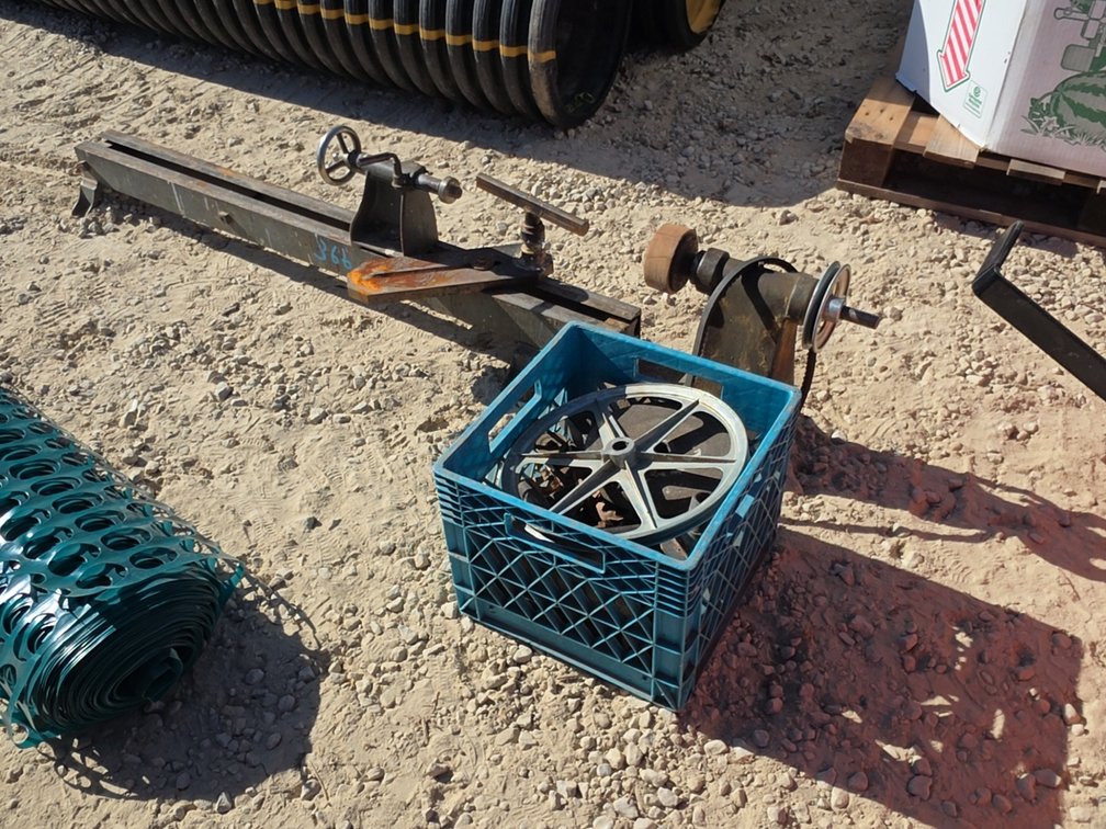 HEAVY DUTY WOOD LATHE W/ ATTACHMENTS