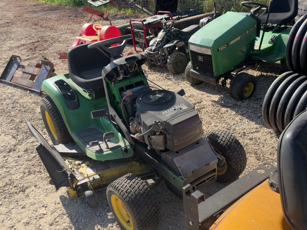 JOHN DEERE LT190 RIDING MOWER W/ 48" DECK