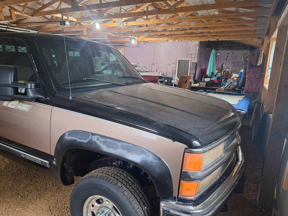 1996 CHEVY K 2500 PICKUP - LOCATED MONDOVI WI