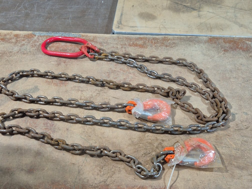 DOUBLE CHAIN WITH HOOKS LIFING SLING
