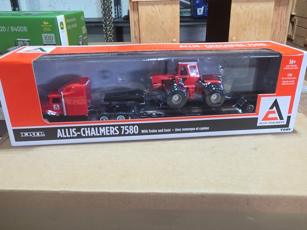 1/64 ALLIS CHALMERS 7580 W/ TRAILER AND SEMI