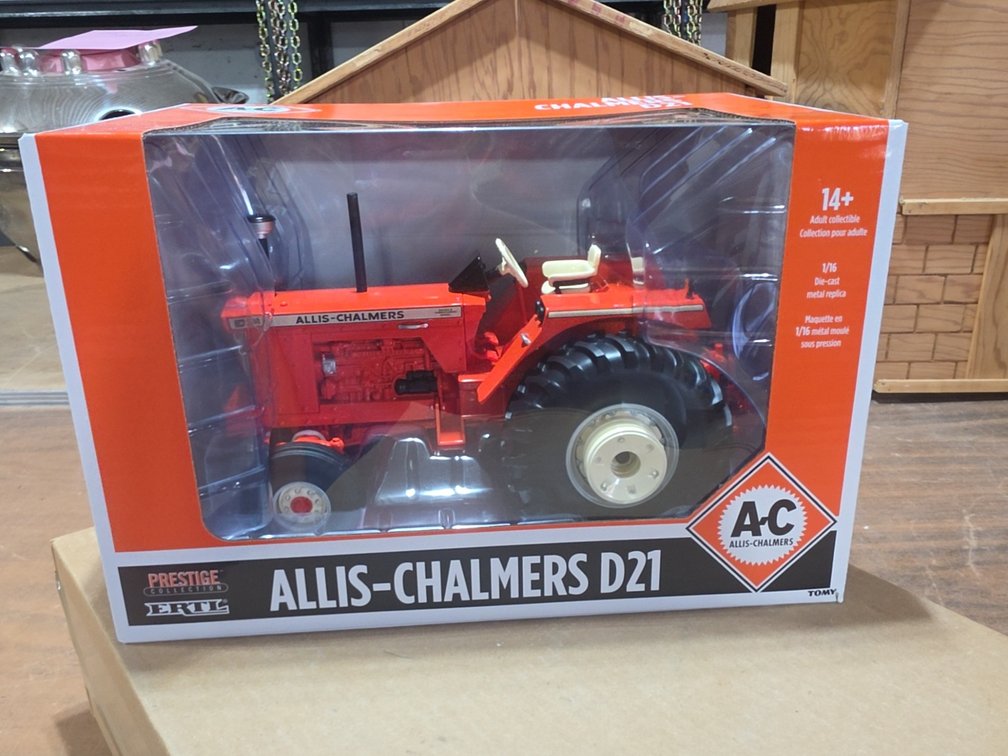 1/16 ALLIS CHALMERS D21 TRACTOR