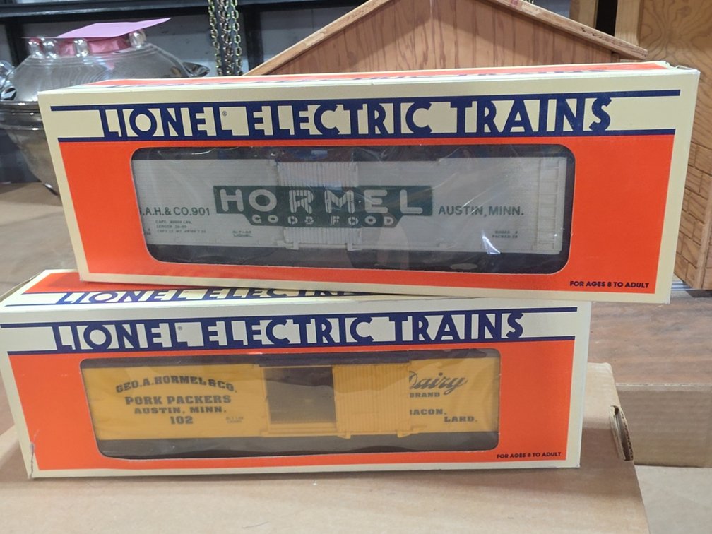2- LIONEL ELECTRIC TRAINS