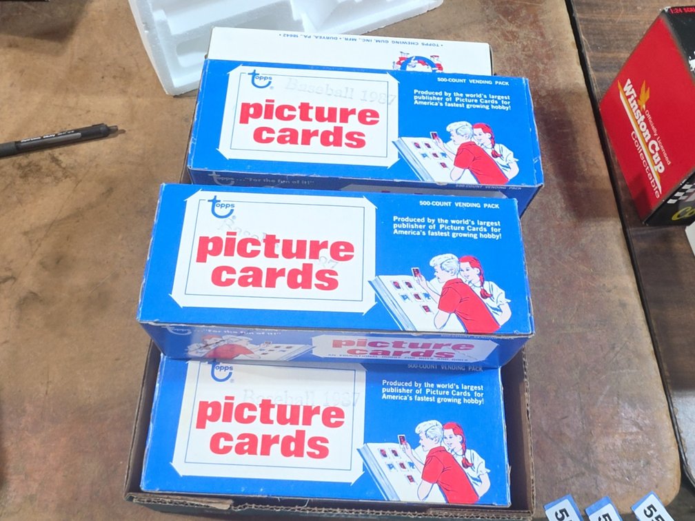 FLAT OF 1981 BASEBALL CARDS