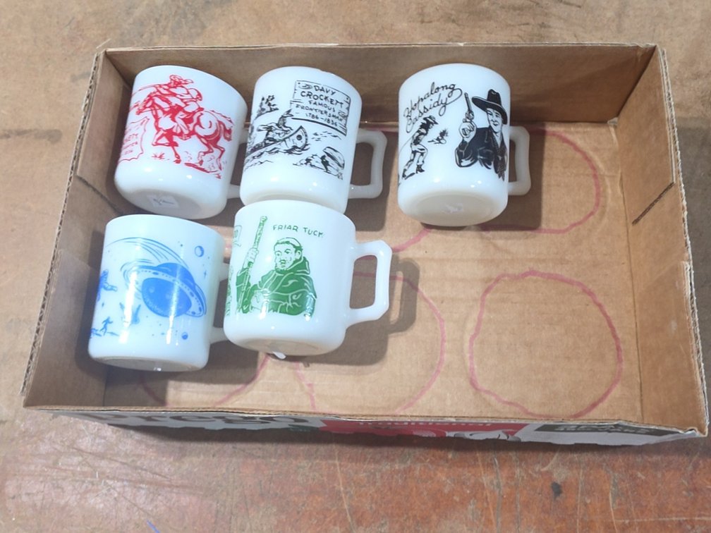 VINTAGE MUGS
