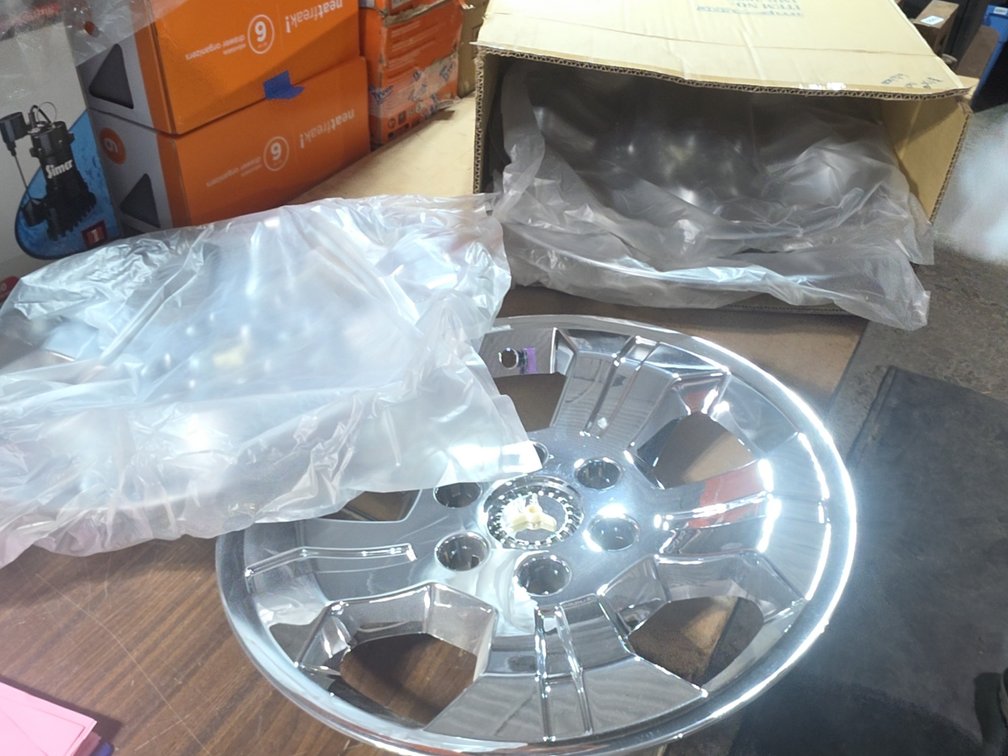 IMPOSTER WHEEL SKINS 18"