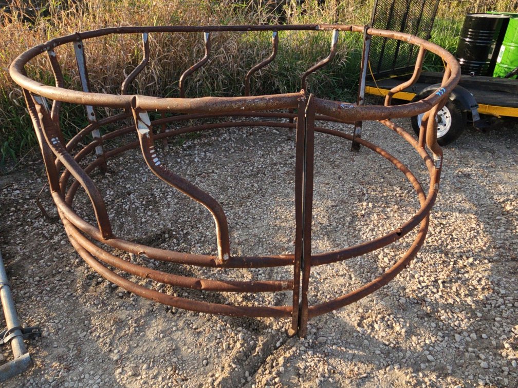 8' METAL ROUND BALE FEEDER