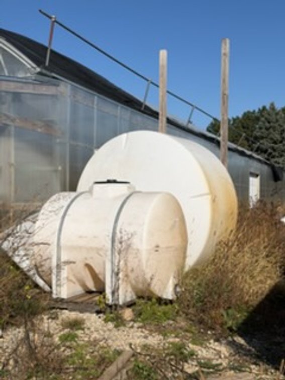525 GALLON & 1100 GALLON WATER TANKS