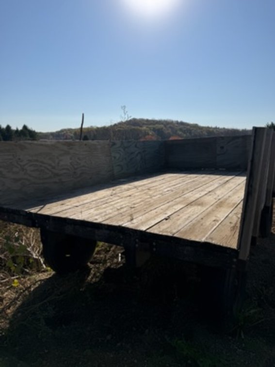 7'W X 12'L HYDRAULIC WAGON DUMP TRAILER
