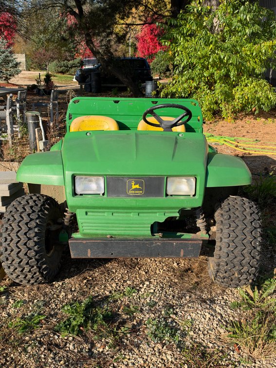 EARLY 2000'S 6X4 JOHN DEERE GATOR