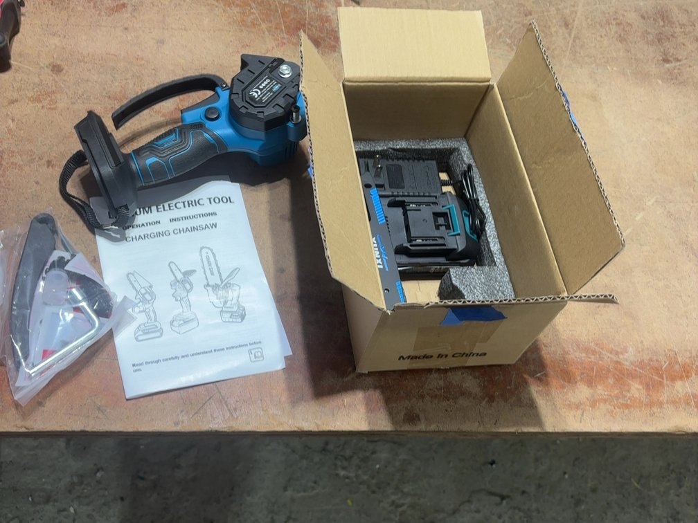 NEW MINI CHAINSAW 10MM CUT