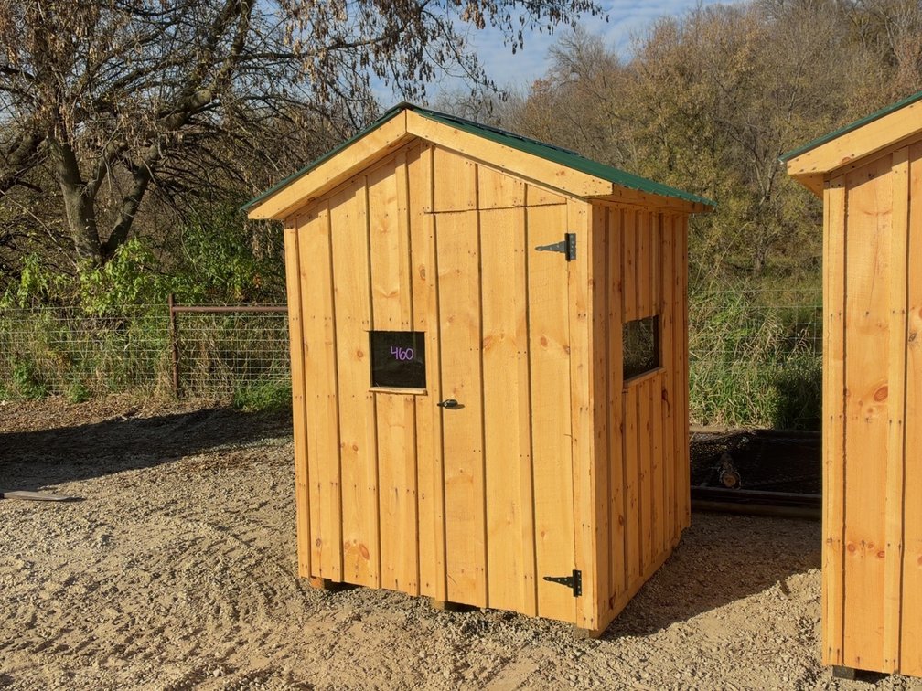 HUNTING SHACK 61”X64”X86”